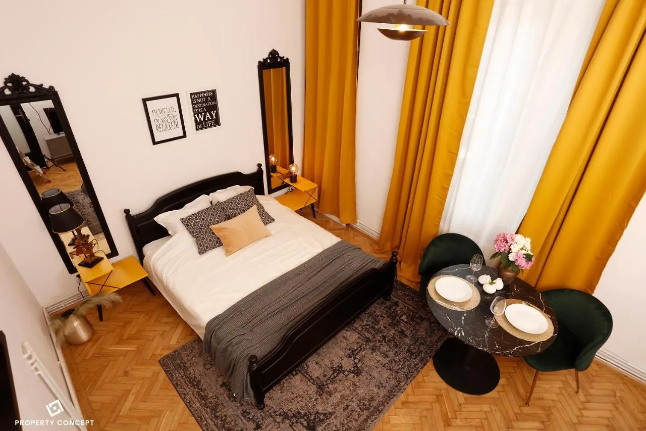 Bohemian Central Concept Studio Bucureşti 0*,  România